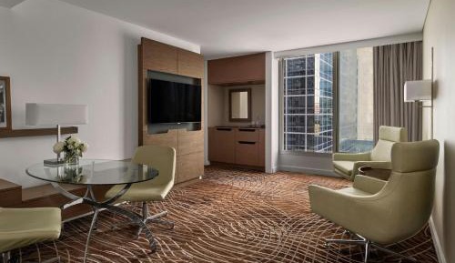 1 Bedroom Suite, 1 King, City view