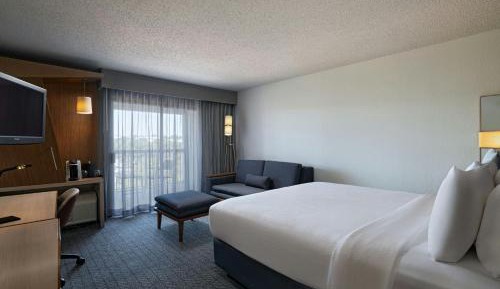 King Room with Sofa Bed
