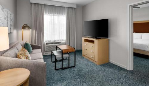 One-Bedroom Family Suite - Non-Smoking