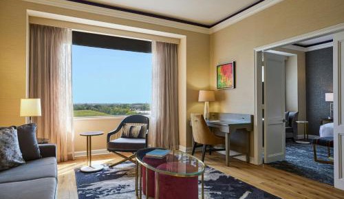 One-Bedroom King Suite