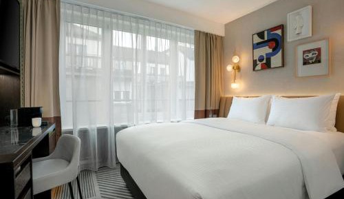 Deluxe Queen Room