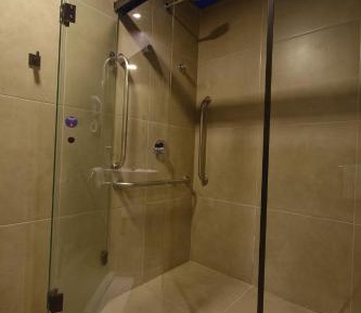 Queen Room - Disability Access