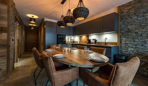 Three-Bedroom Apartment with Mountain View