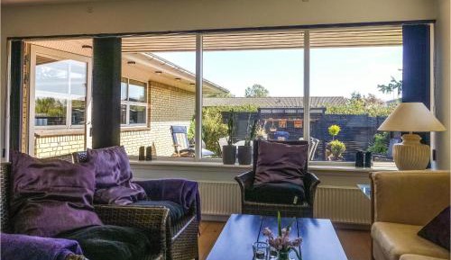 Three-Bedroom Holiday Home 