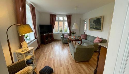 Two-Bedroom Apartment with Shower 