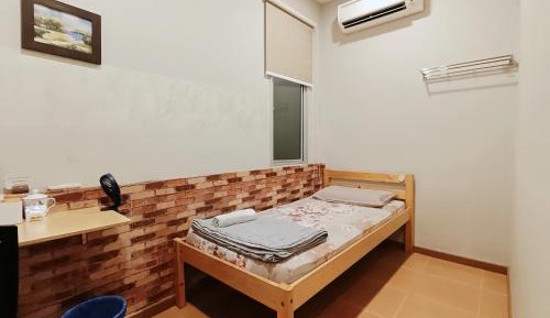 Single Room with Shared Shower and Toilet