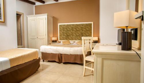Triple Room with Private Bathroom