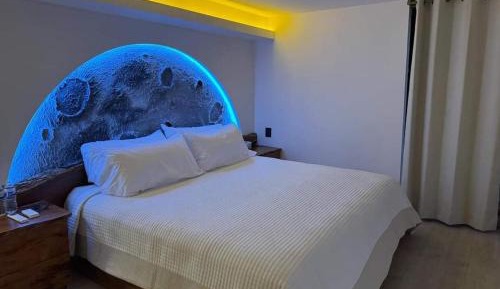 Suite with Mountain View