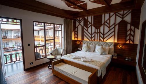 Deluxe Double Room with Balcony