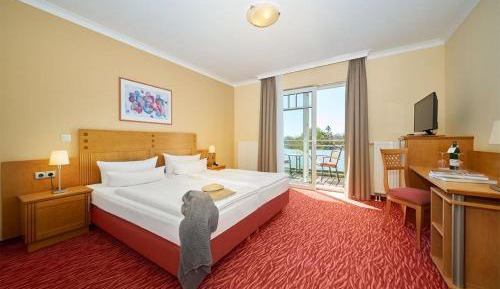 Double Room with Balcony - Land Side