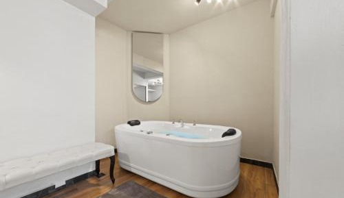 Standard Double Suite