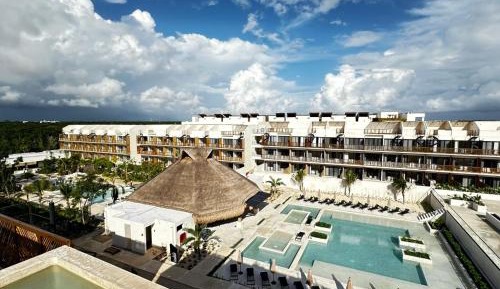 Standard Penthouse, 2 Double Beds, Pool View, Non-Smoking