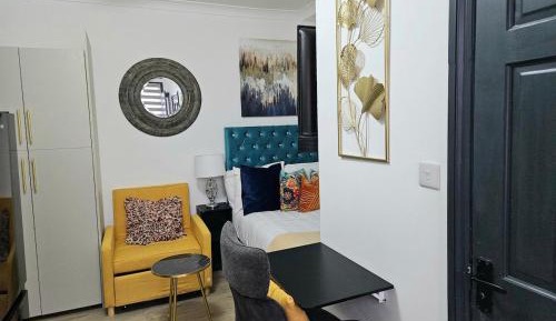 Deluxe Studio