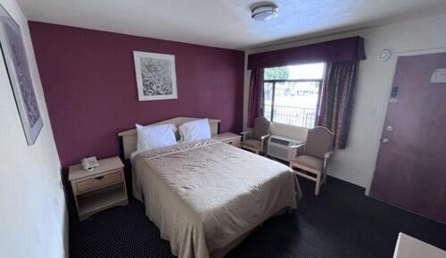 Standard Queen Room