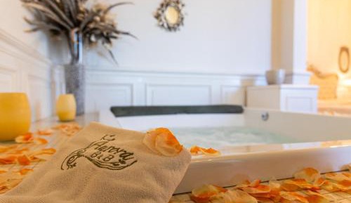 Deluxe Double Room with Bath