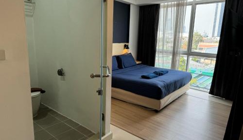 Deluxe Queen Room