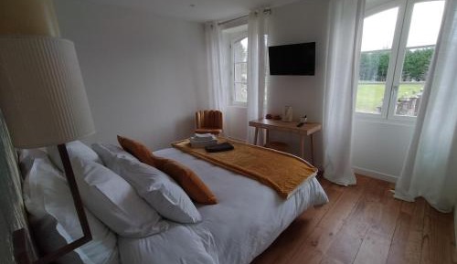 Double Room with Private Bathroom 2 adults and 1 baby