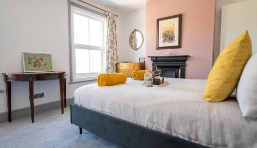 Three-Bedroom Holiday Home 