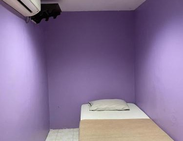 Single Room with Shared Bathroom