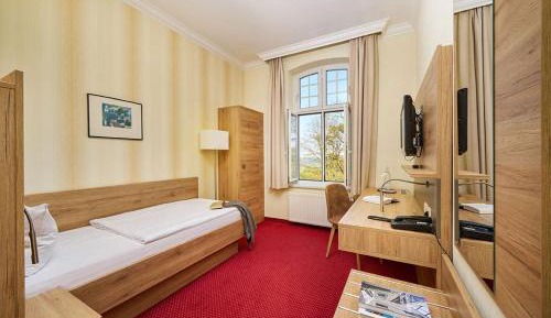 Single Room Facing Sea