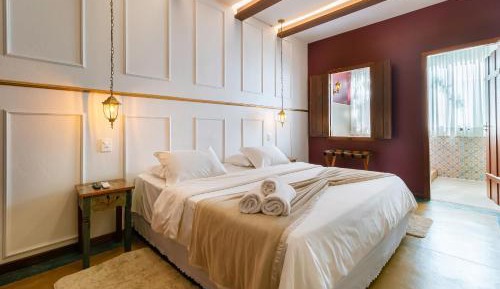Deluxe Suite with Spa Bath