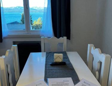 One-Bedroom Apartment with Lake View