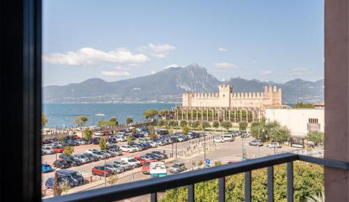 Deluxe Double or Twin Room with Lake View