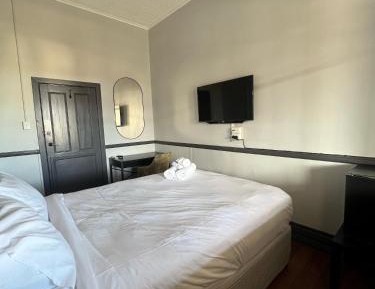 Double Room with Shared Bathroom