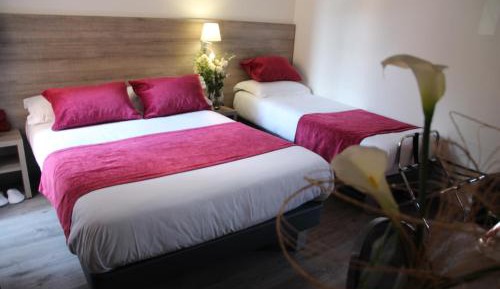 Triple Room (1 Double Bed + 1 Single Bed)