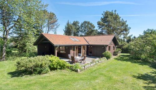 Three-Bedroom Holiday Home 