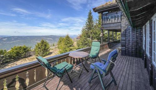 Five-Bedroom Holiday Home