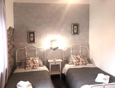 Standard Twin Room with Shared Bathroom