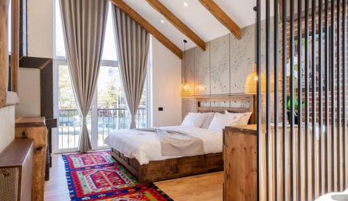Suite with Mountain View