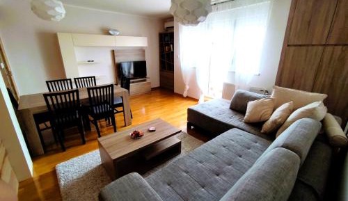 Deluxe One-Bedroom Apartment with City View