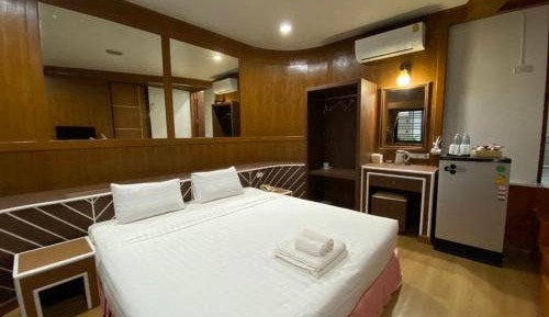 Queen Room