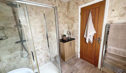 Deluxe Double Room with Shower