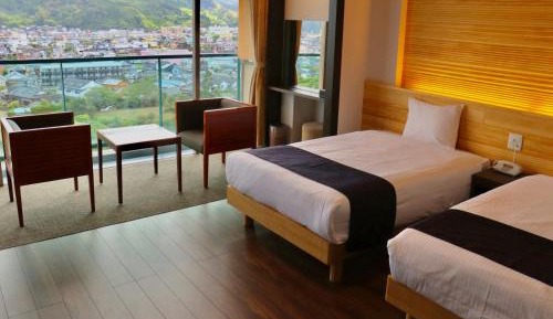 Standard Twin Room with Shared Bathroom