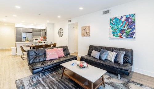Three-Bedroom Premium Apartment with Balcony