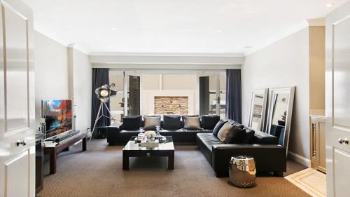 Five-Bedroom Holiday Home