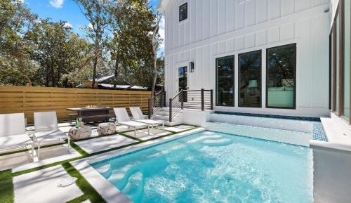Six-Bedroom Holiday Home