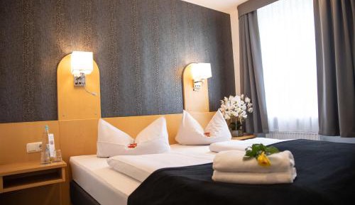 Double Room (1 Adult)