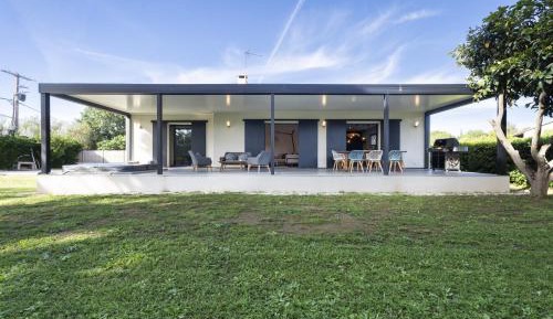 Villa with Garden View