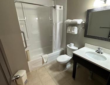 Room with One Queen Bed