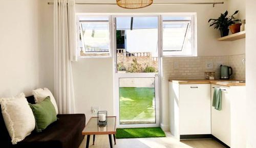 Apartment with Garden View