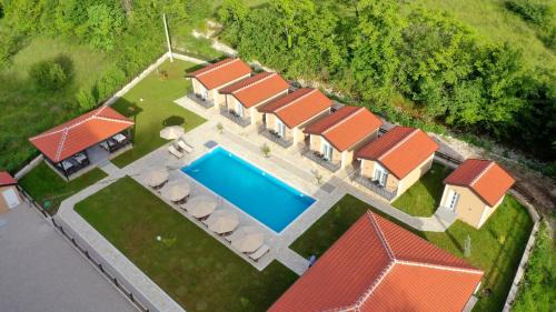 One-Bedroom Apartment with Pool View