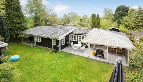 Two-Bedroom Holiday Home