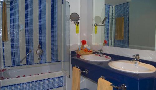 Double Room (1 Adult)