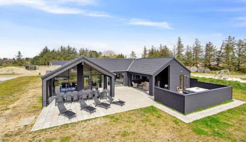 Seven-Bedroom Holiday Home