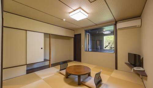 Quadruple Room with Private External Bathroom