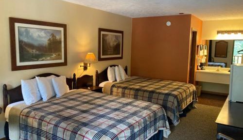 Queen Room with Two Queen Beds